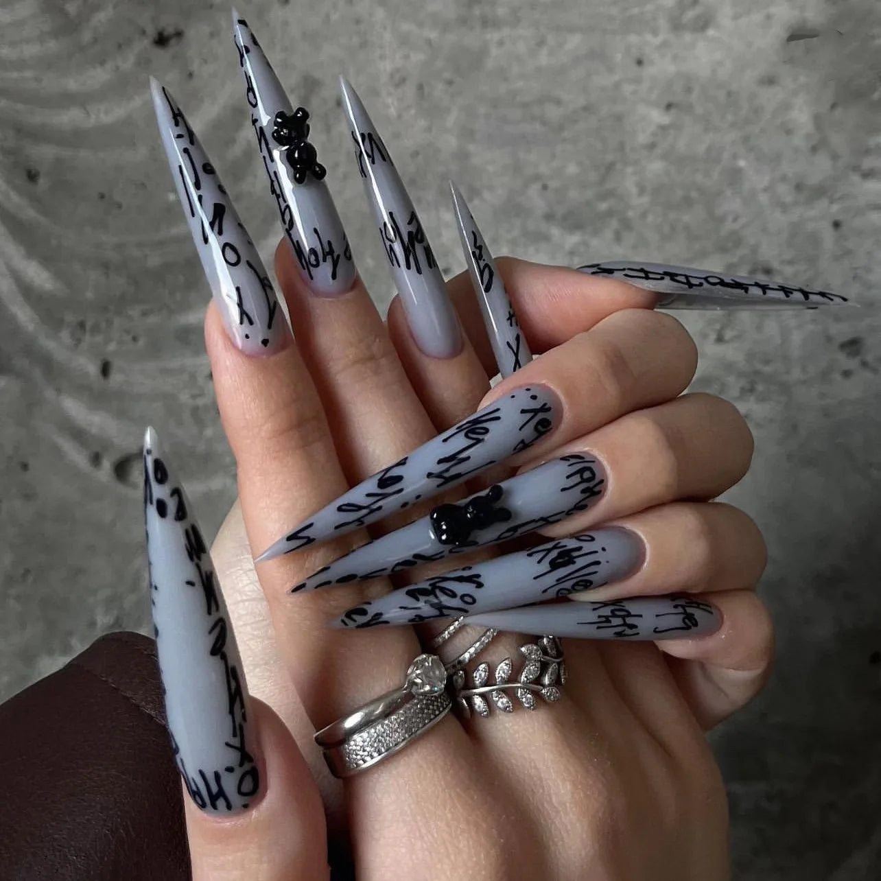 24Pcs Horror Comic Tomie Press on Nails Almond Glossy Black Japanese Anime Nails Reusable Halloween False Nail Tips for Girls